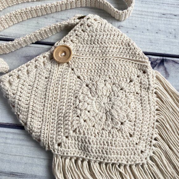 Crochet boho crossbody bag, fringed hippie purse, festival wear - Picture 5 of 8